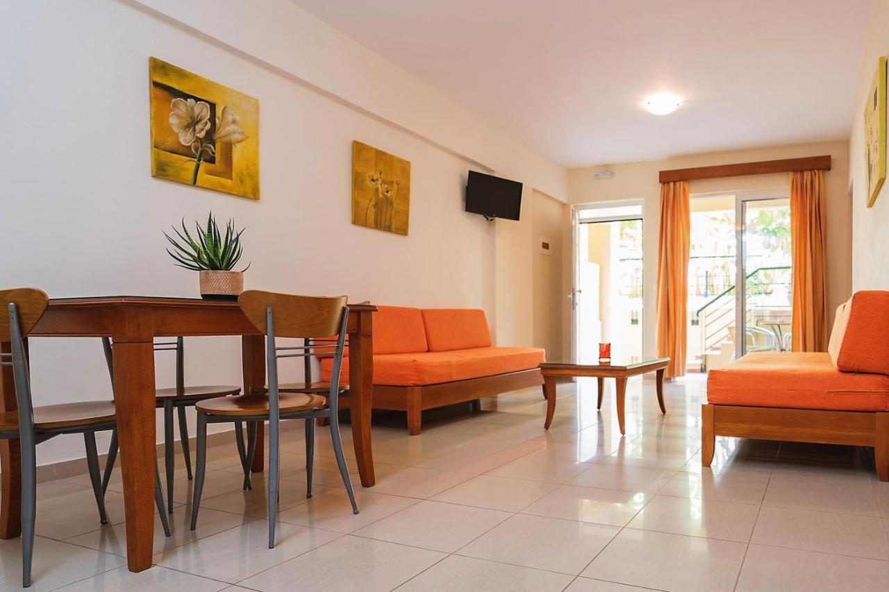 Helios Apartments Като Дарацо Стая снимка