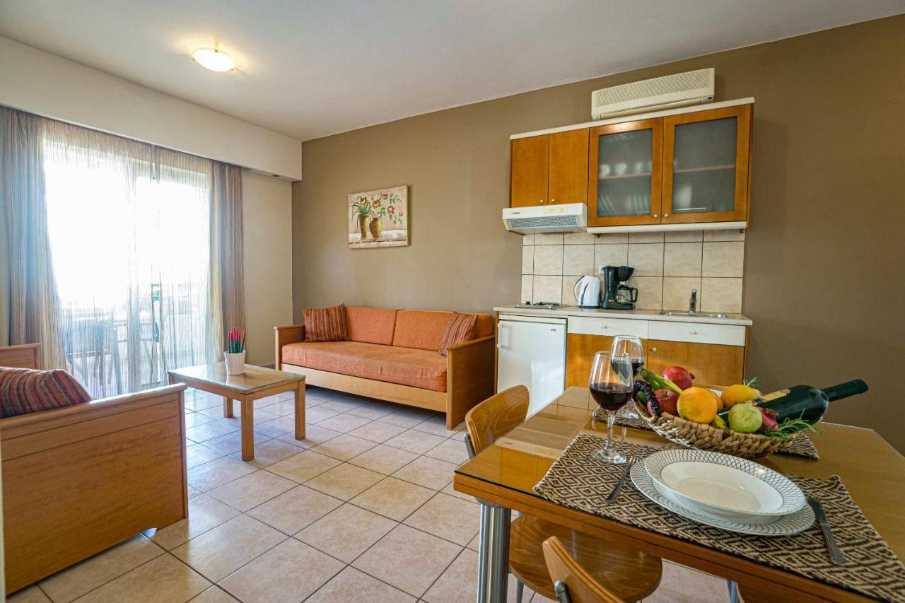 Helios Apartments Като Дарацо Екстериор снимка