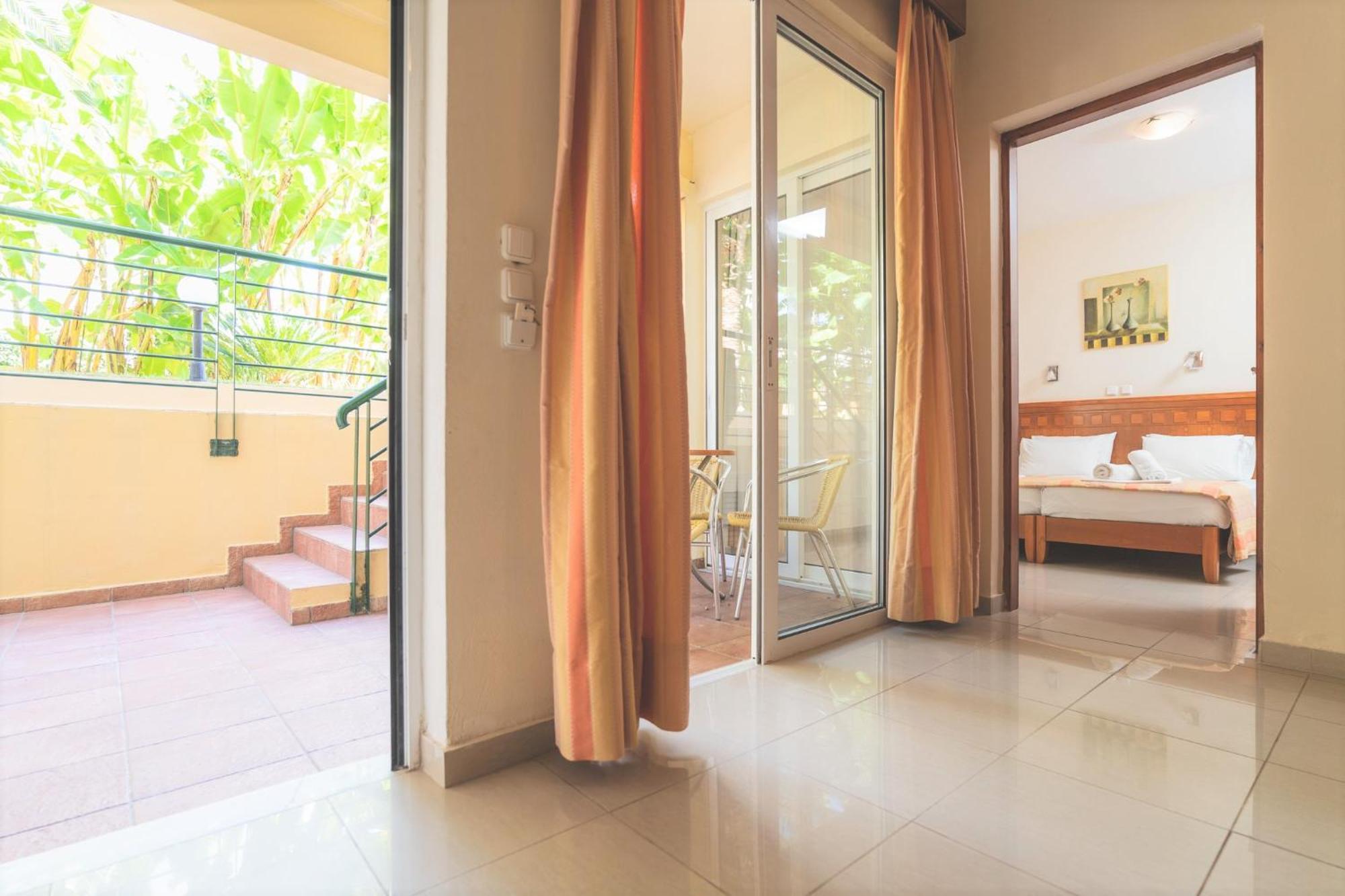 Helios Apartments Като Дарацо Екстериор снимка