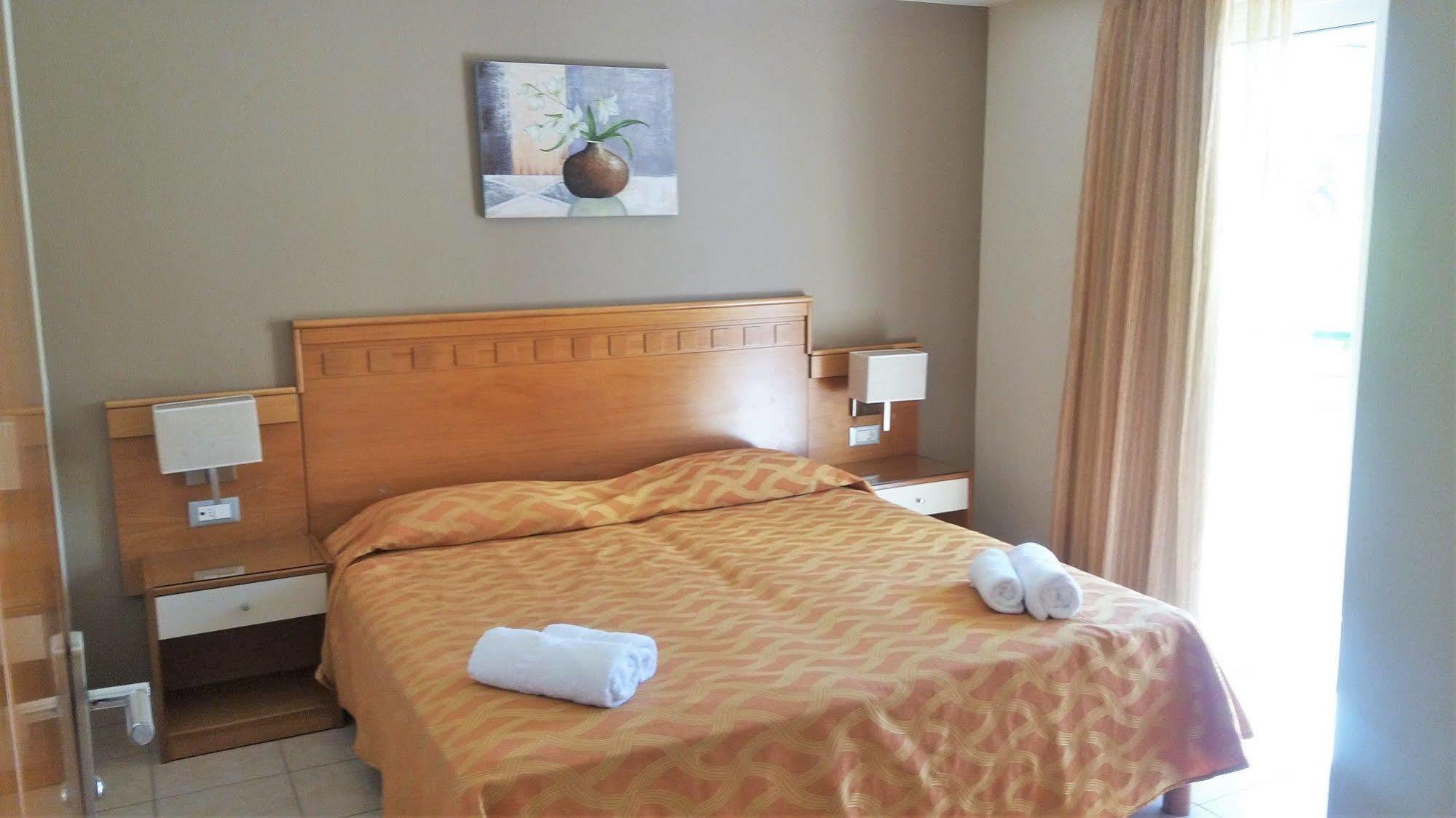 Helios Apartments Като Дарацо Екстериор снимка
