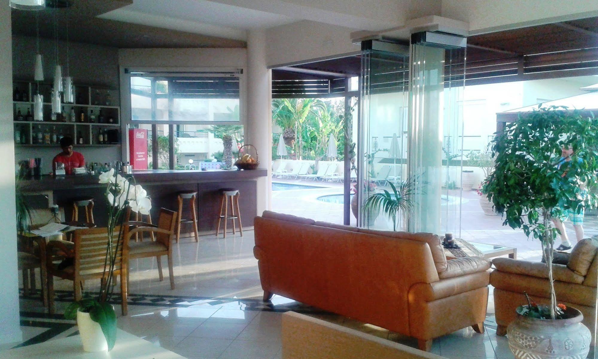 Helios Apartments Като Дарацо Екстериор снимка