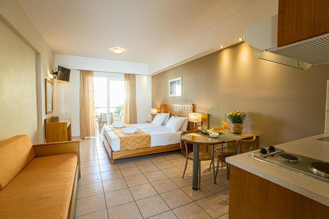 Helios Apartments Като Дарацо Екстериор снимка